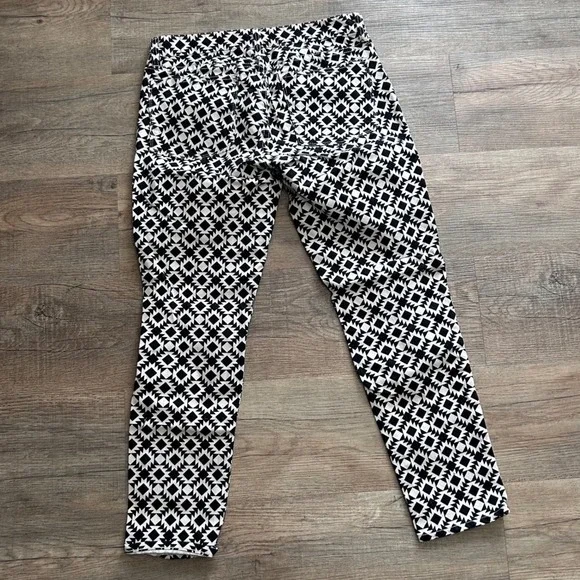 J Crew Stretch Black White Geometric Print Cotton Capri Pants Women's Size 29 - Picture 2 of 8